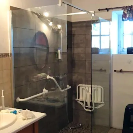 Villa Spacieuse Avec Piscine Privee A Sur Briolance